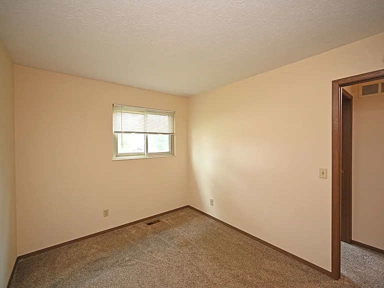8101 Glohaven Ct — Photo 16