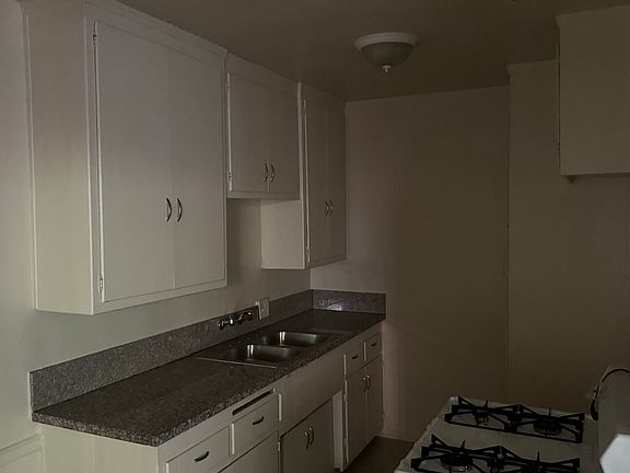 4th image of 1680 N Wilton Pl APT 21