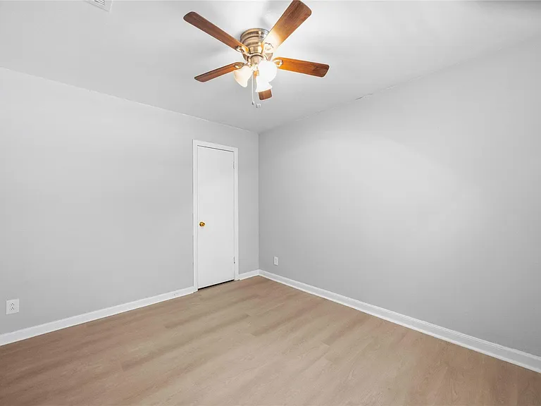 11006 Thackery Ln — Photo 18