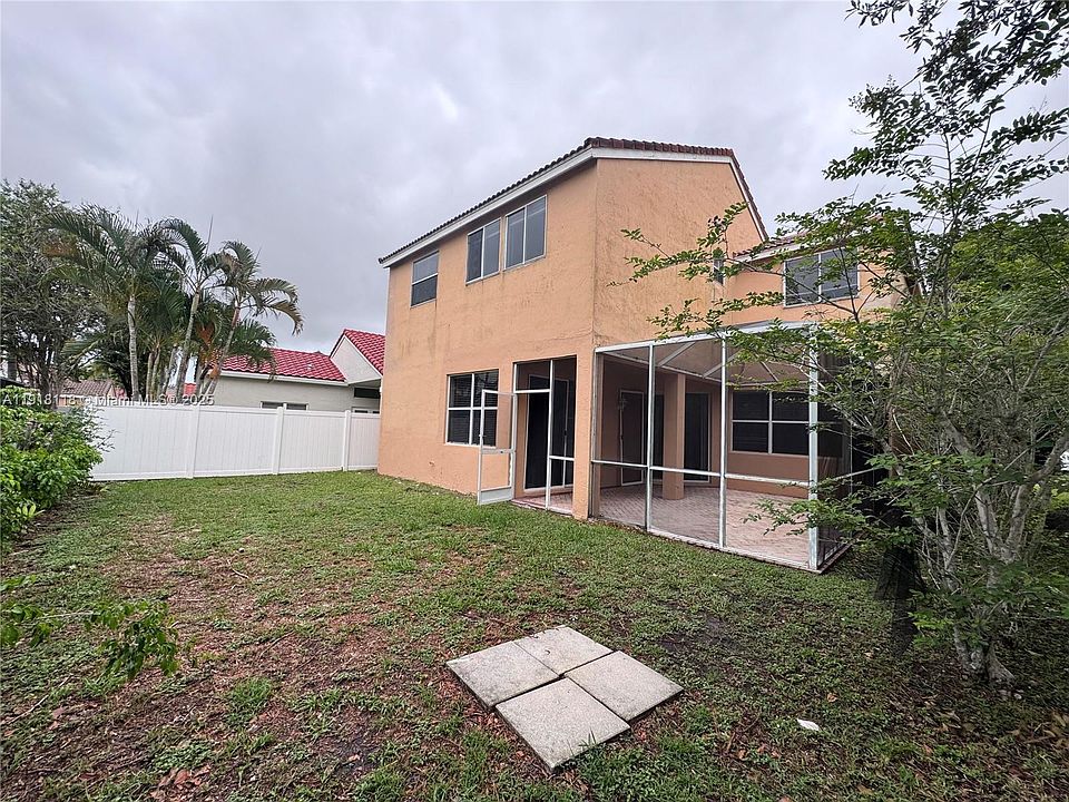 1st image of 833 Stanton Dr