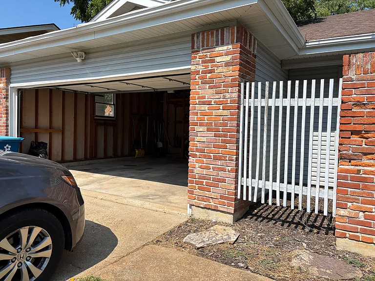15457 Clover Ridge Dr — Photo 2