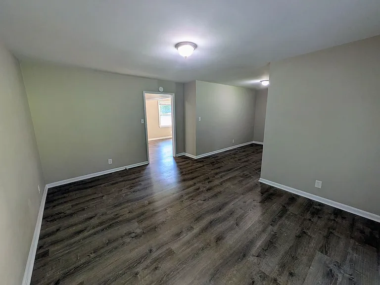 1755 Camden Rd — Photo 4