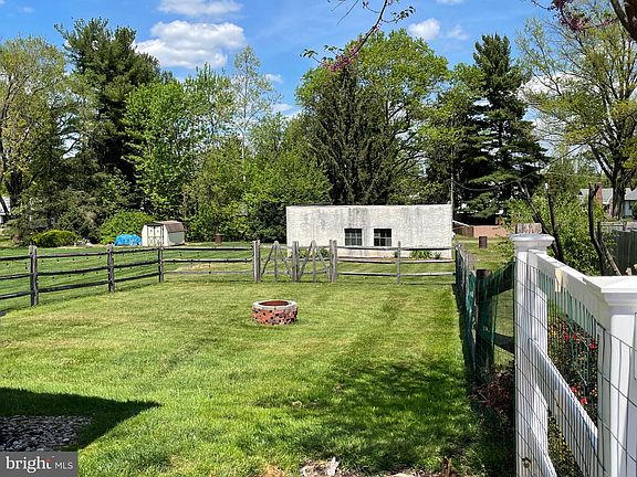 3rd image of 787 Fisher Ave