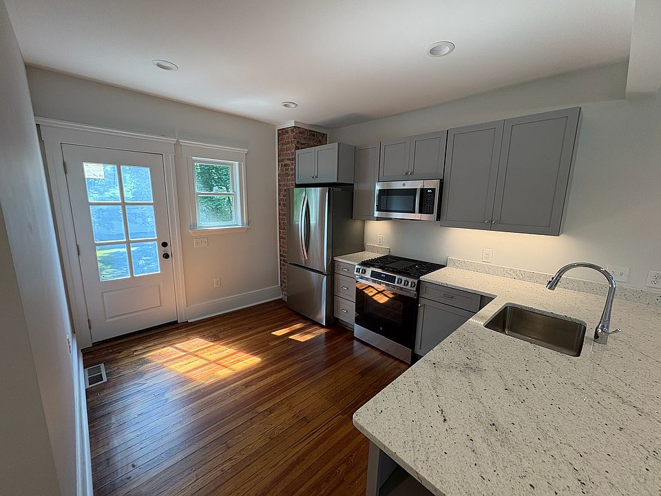 open kitchen and private side entrance