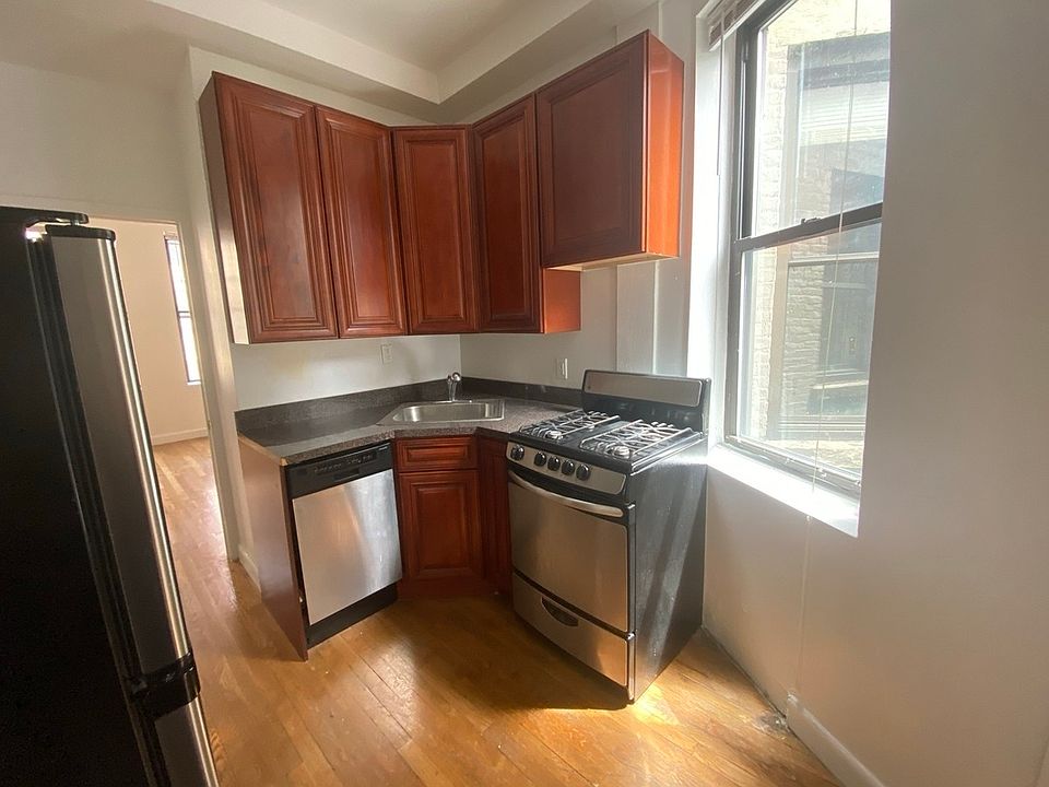 1st image of 219 E 32nd St APT 5D