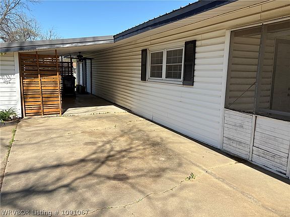 3rd image of 1401 Kali Inla Ave