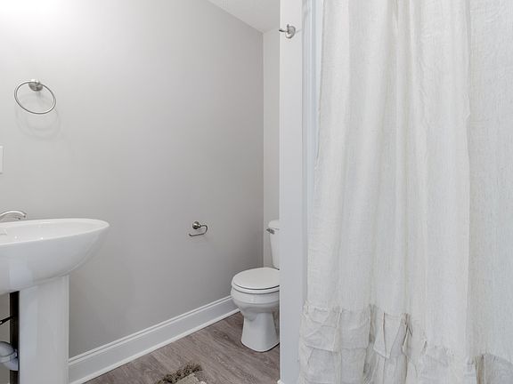 5th image of 1000 Henry Place Blvd #906