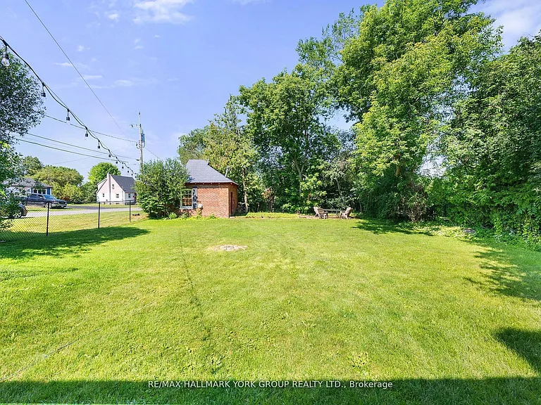 420 Osborne St #LOWER — Photo 13