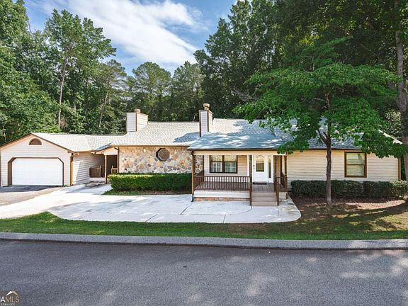 4th image of 1929 Sharon Rd