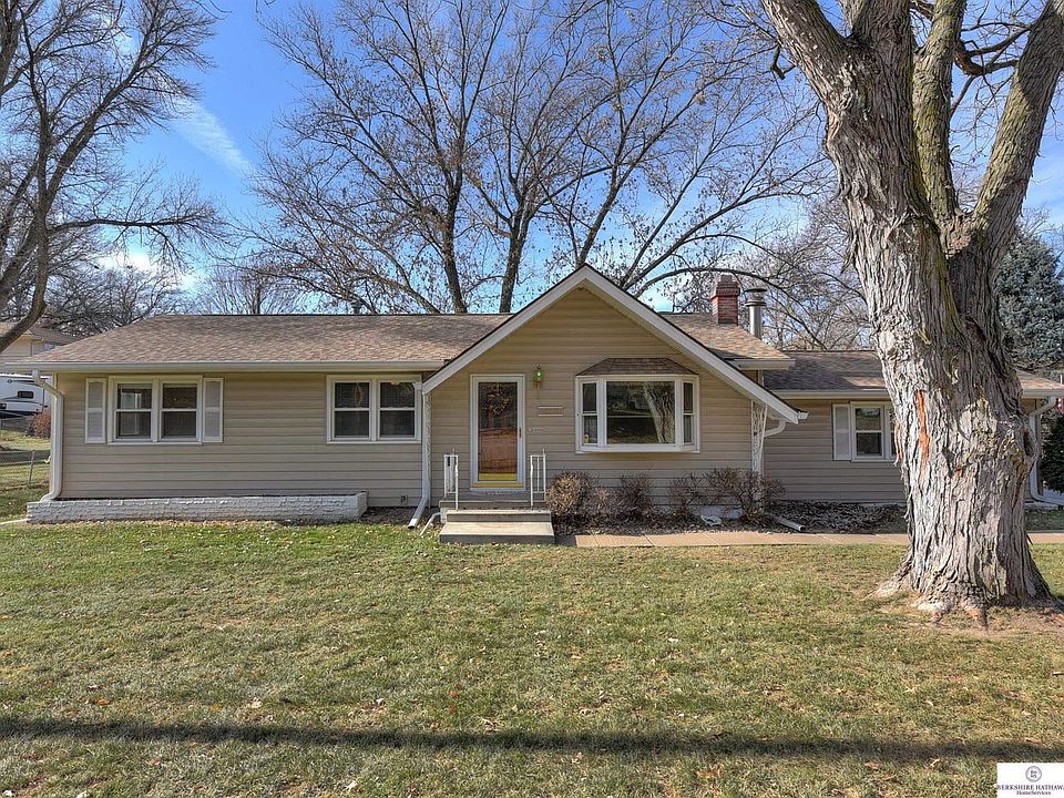 1st image of 4016 N 81st Ave