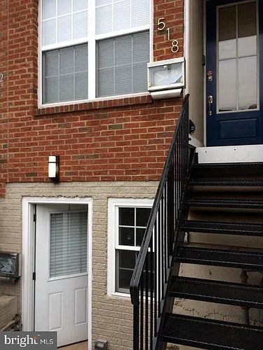 518 Hobart Pl NW #1 Photo 1