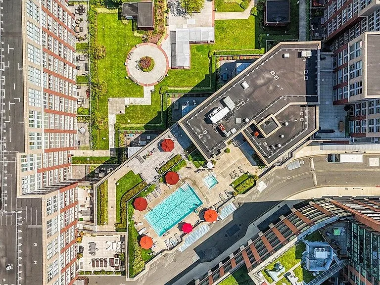1125 Maxwell Ln #Penthouse 1221 — Photo 33