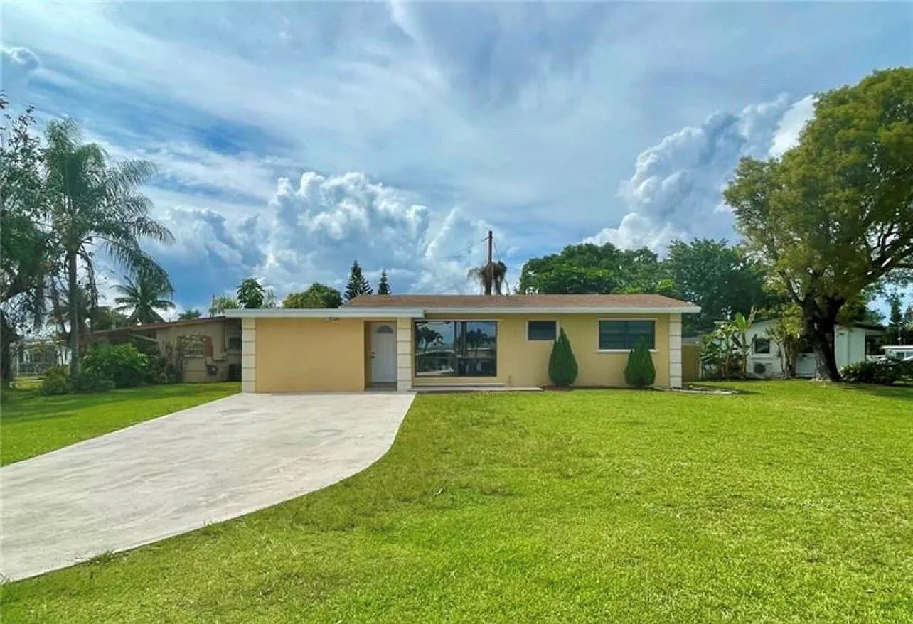 2 bed, 1.0 bath, 1060 sqft, $2,500 — Photo 1