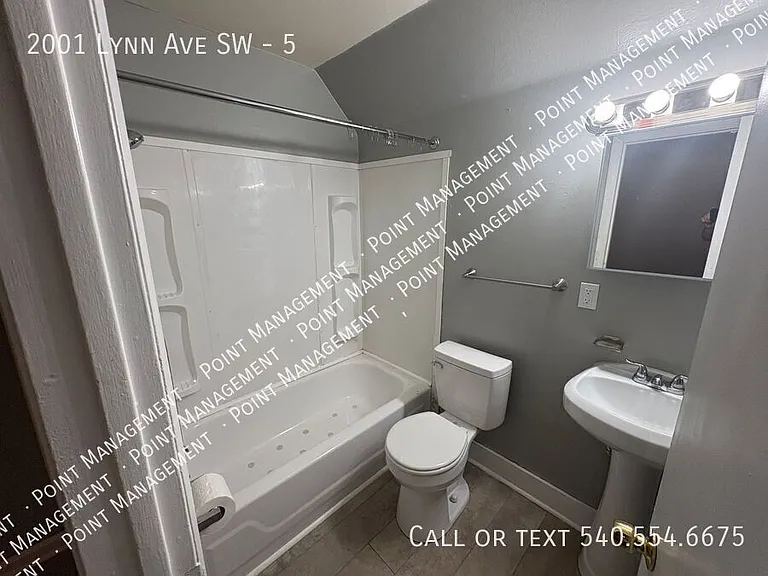 2001 Lynn Ave SW #5 — Photo 8