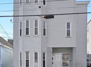43 Wamesit St, Lowell, MA 01852