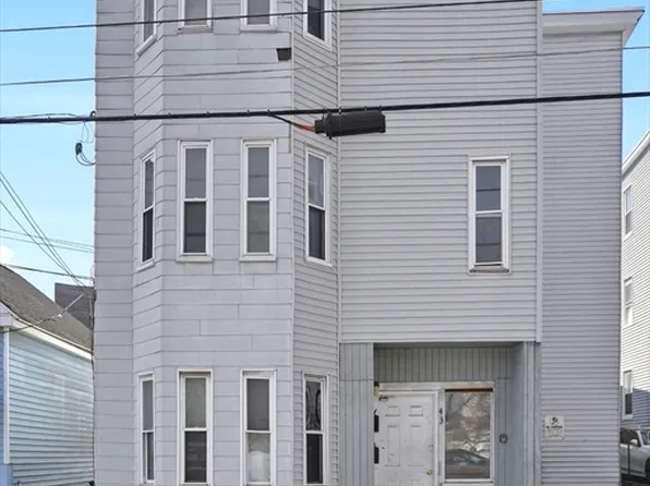 43 Wamesit St, Lowell, MA 01852
