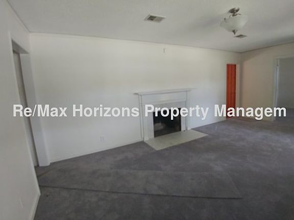 3rd image of 3641 Menendez Dr