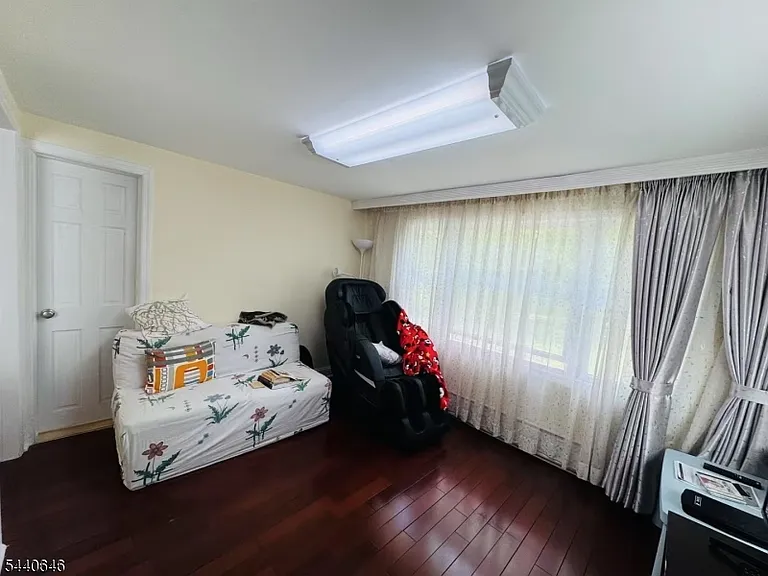44 Greenwood Dr — Photo 9
