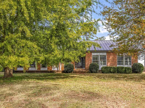 8215 6th St, Leighton, AL 35646