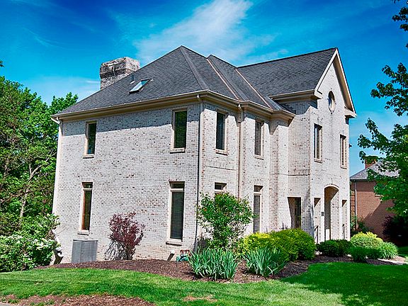 2nd image of 6005 W Grove Cir