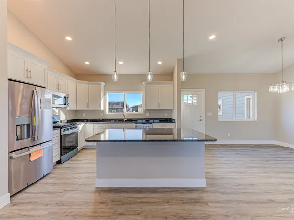 3883 Lovegrass Ln, Helena, MT 59602