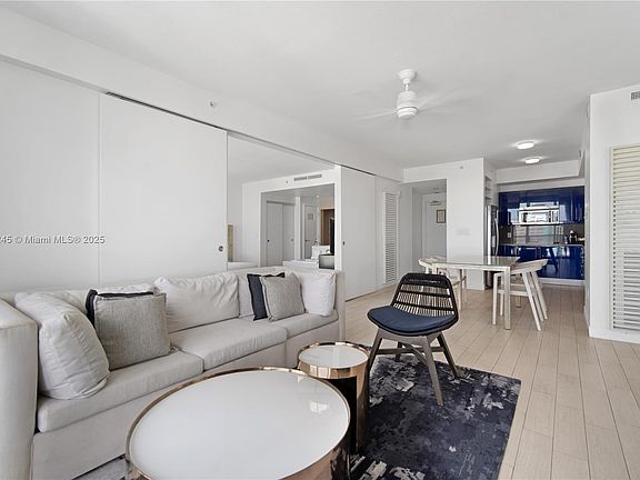 4th image of 3101 Bayshore Dr #1102