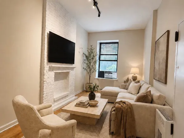 438 East 89th Street image 1 of 7