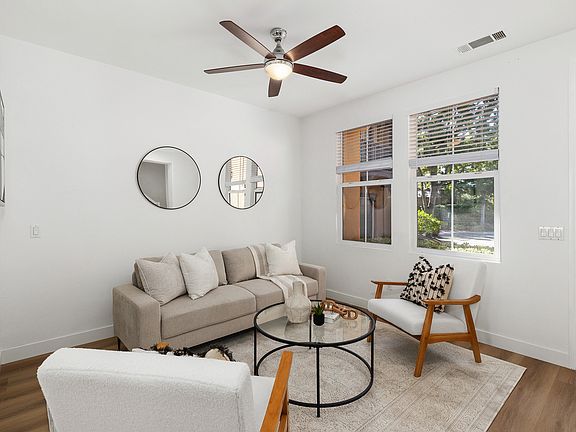 5th image of 13285 Calle Del Campo Unit 5