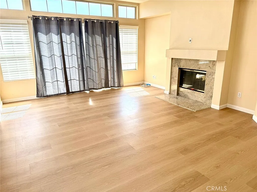 4 bed, 2.5 bath, 2649 sqft, $3,950 — Photo 3