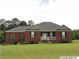 662 Crestman Dr SW, Arab, AL 35016