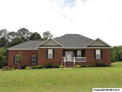 662 Crestman Dr SW, Arab, AL, 35016