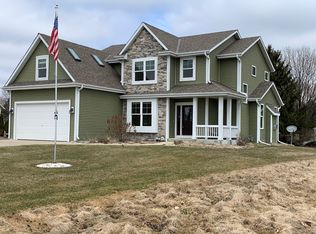 W218 Thompson Cir, Oconomowoc, WI 53066