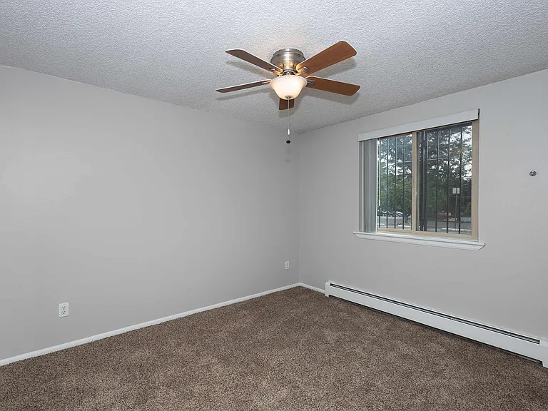 8 S Clarkson Street — Photo 18
