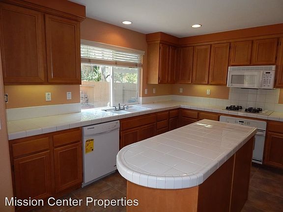 4th image of 787 Briarpoint Pl