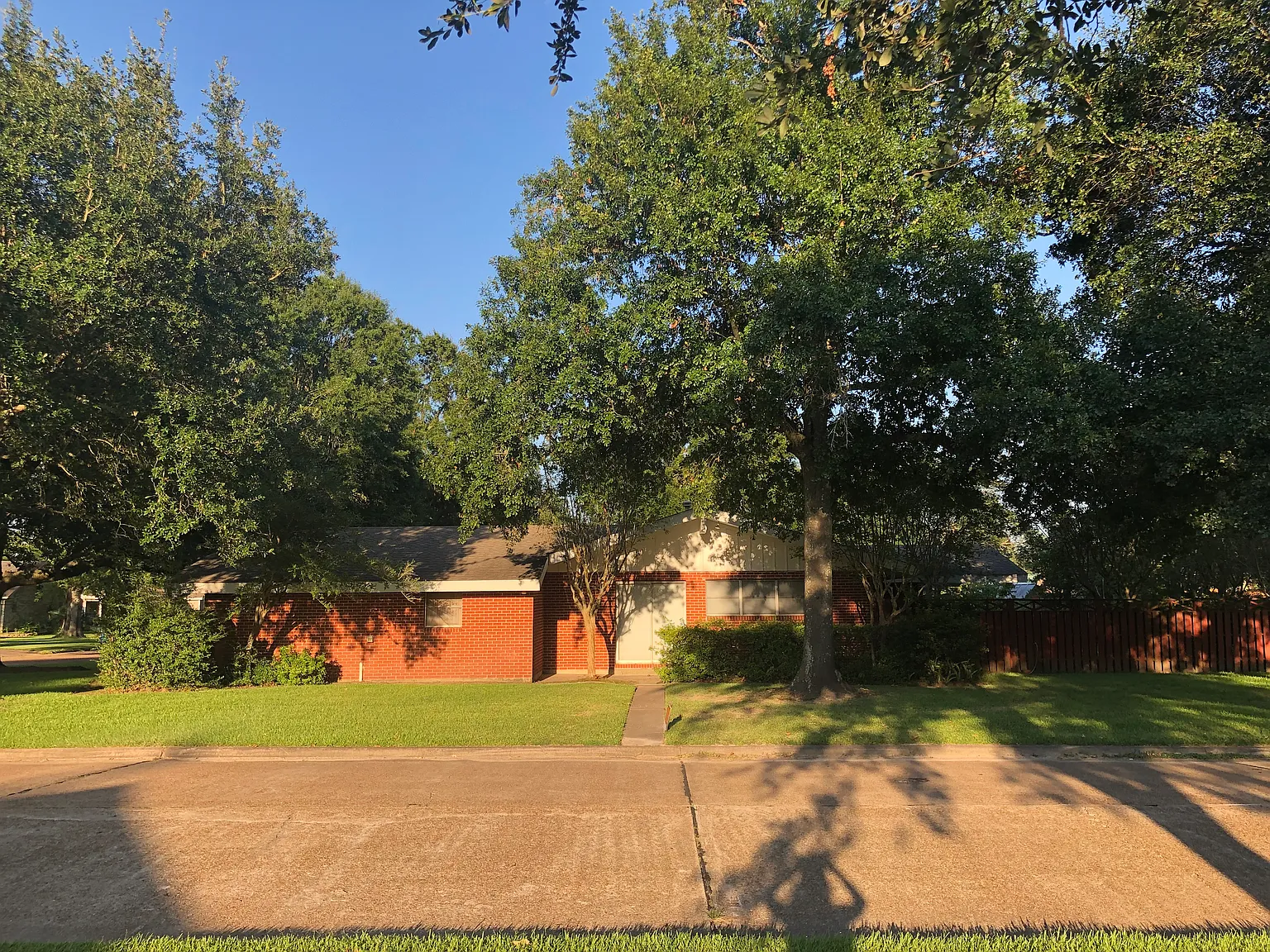 3 bed, 1750 sqft, $2,100 — Photo 2