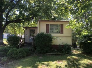 530 Reynolds Dr, Charleston, IL