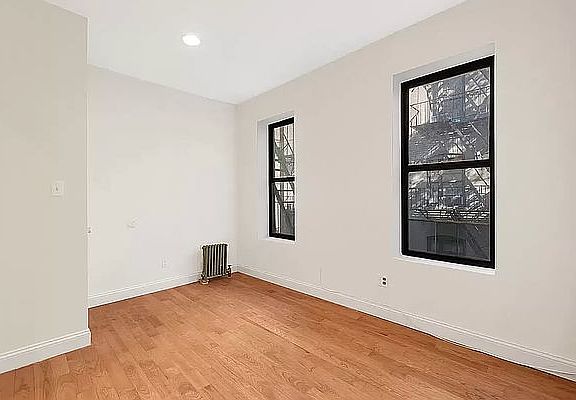 4th image of 533 W 158th St #55