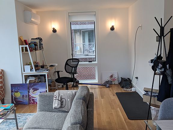 5th image of 71 Winchester St #B1