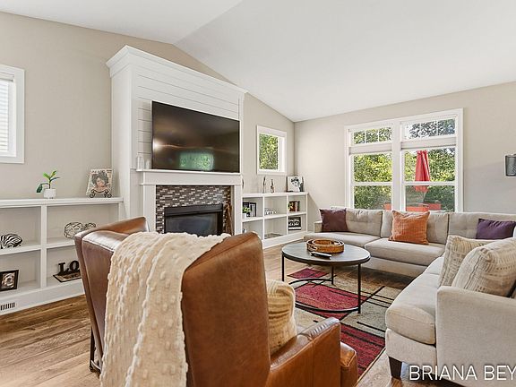 5th image of 11494 S Lake Dr