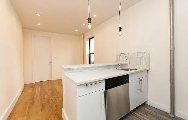 Rented by Clove Realty LLC | media 11