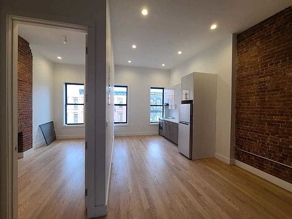 5th image of 1092 Bedford Ave #4
