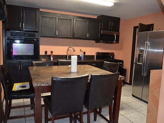 5th image of 1220 N Diaz Ave