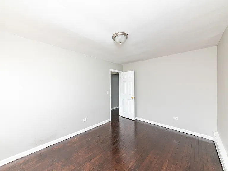 3058 N Kostner Ave #2W — Photo 8