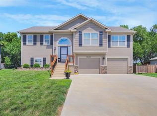 20122 W 220th Ter, Spring Hill, KS 66083