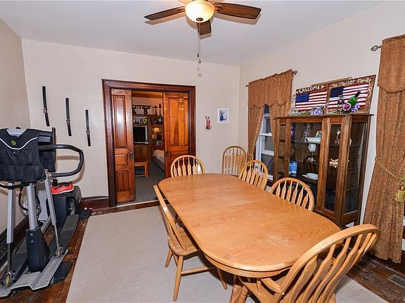 5th image of 236 Falconer St
