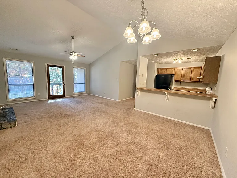 1808 Tryon Dr #5 — Photo 4