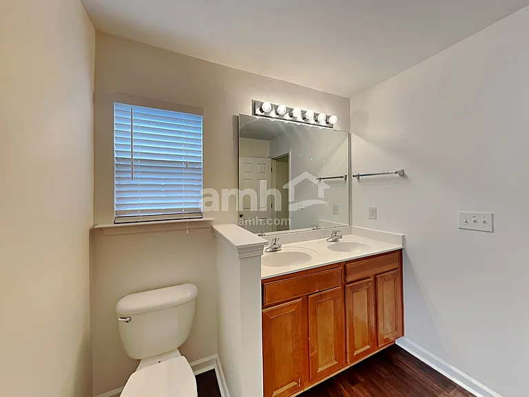5116 Abercromby St — Photo 13