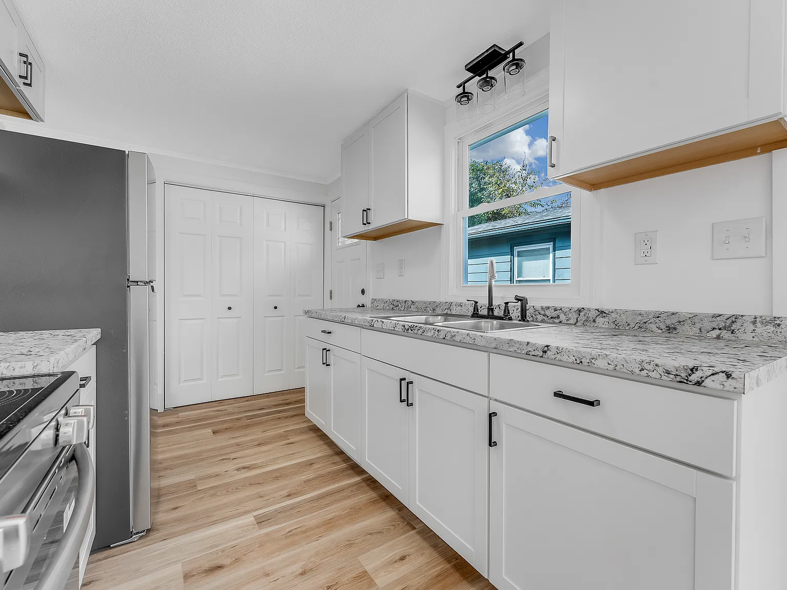 3 bed, 1152 sqft, $1,450 — Photo 4