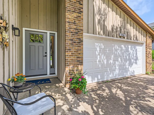 126 Maryknoll Dr, Stillwater, MN 55082