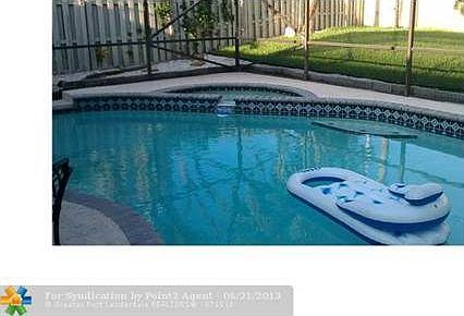 2nd image of 1085 NW 18th Ave